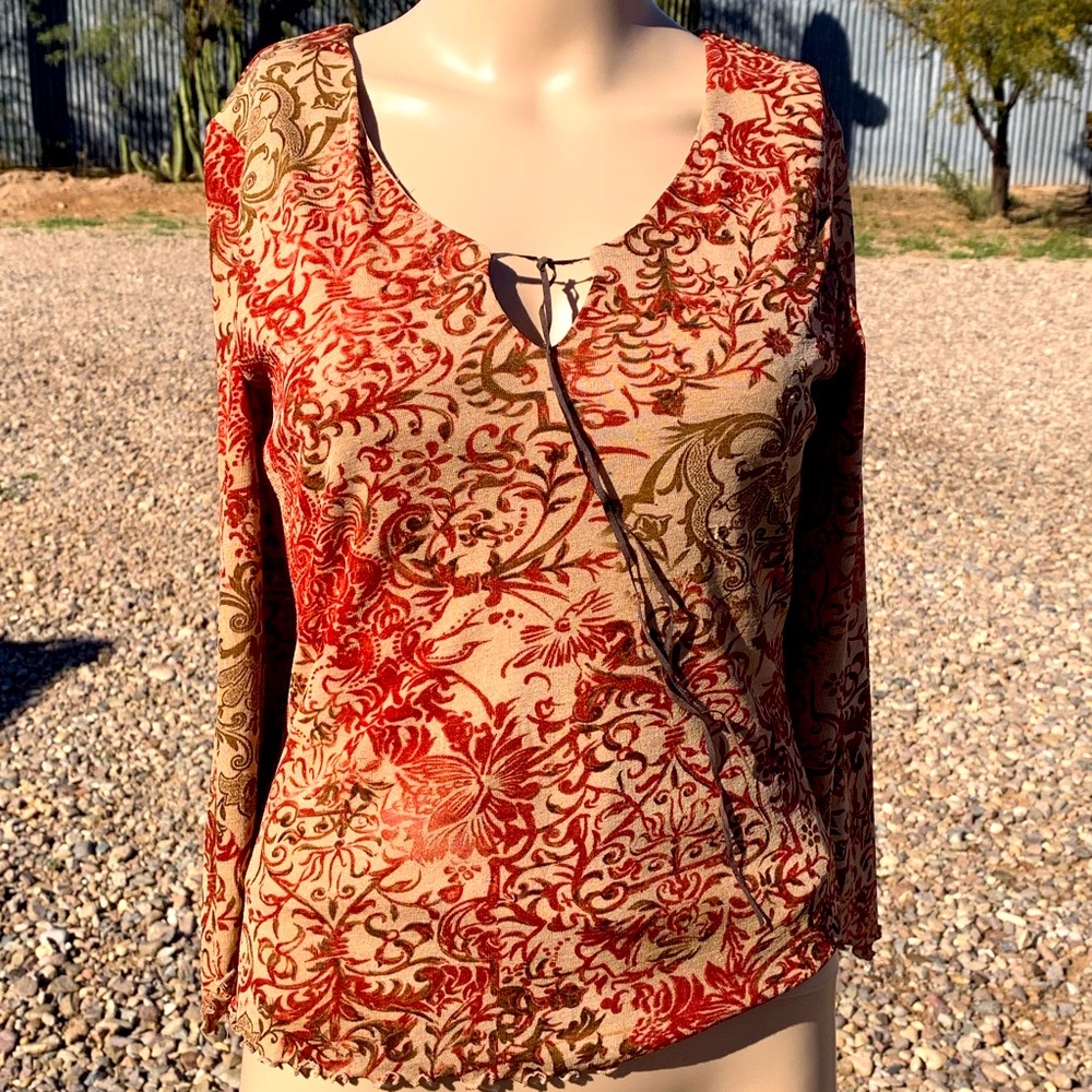 Woman’s Vintage top.